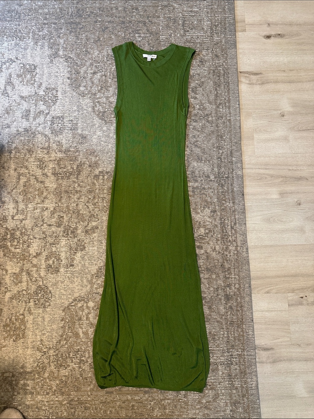 Sleeveless Olive Maxi Dress with Crew Neck - Atlein